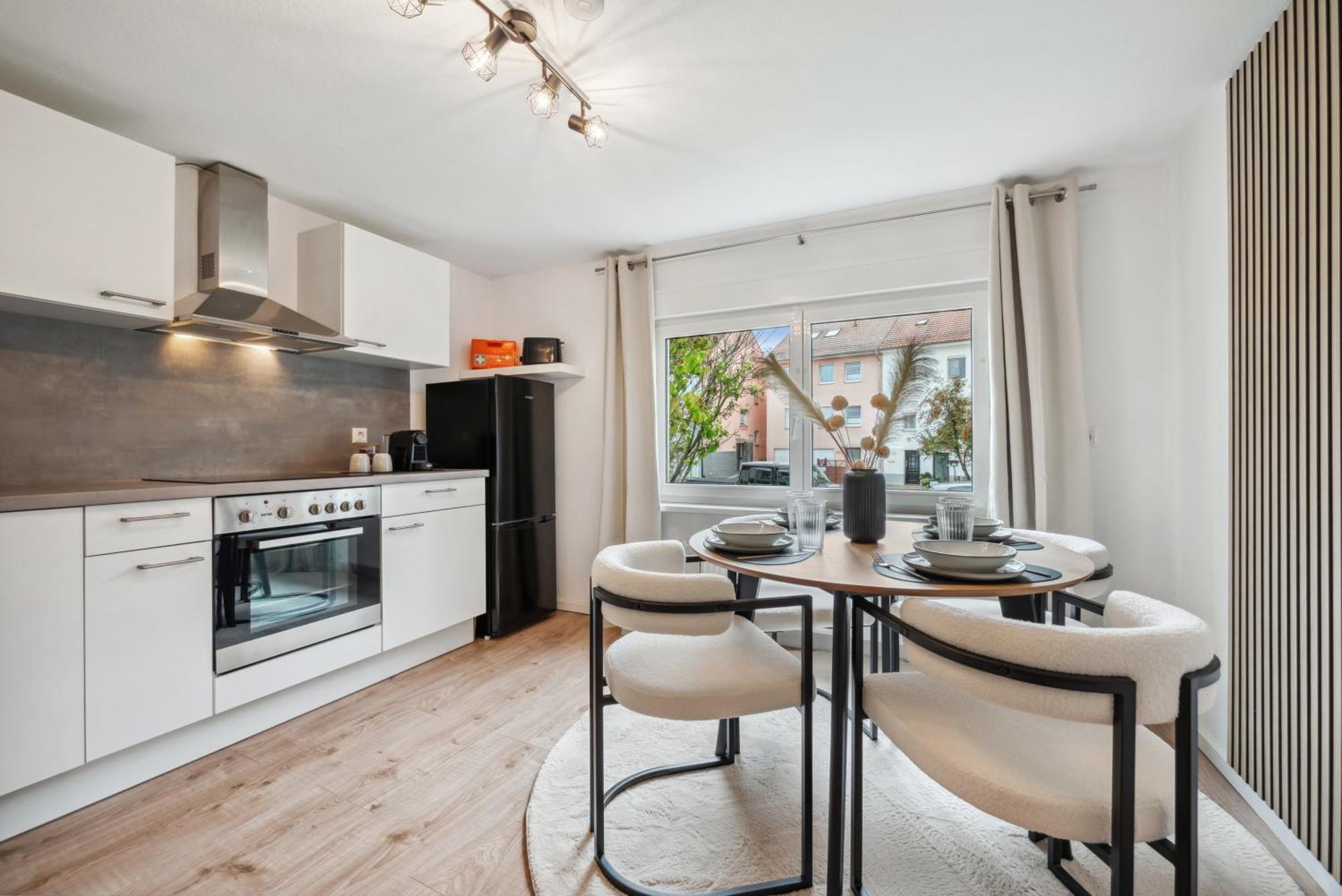 Malu Rooms - Ruhige Lage, Erdgeschoss, Smarttv, Netflix, 24H Checkin, Ludwigsburg Exteriér fotografie