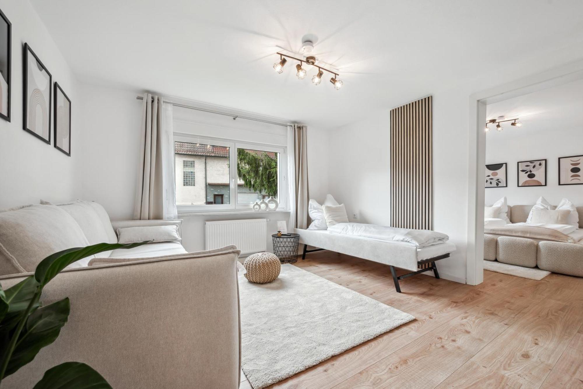 Malu Rooms - Ruhige Lage, Erdgeschoss, Smarttv, Netflix, 24H Checkin, Ludwigsburg Exteriér fotografie