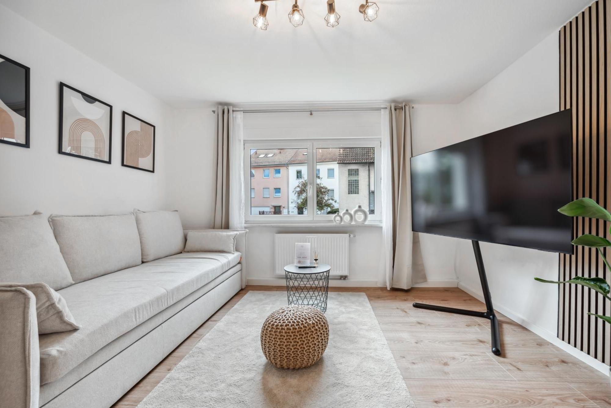 Malu Rooms - Ruhige Lage, Erdgeschoss, Smarttv, Netflix, 24H Checkin, Ludwigsburg Exteriér fotografie