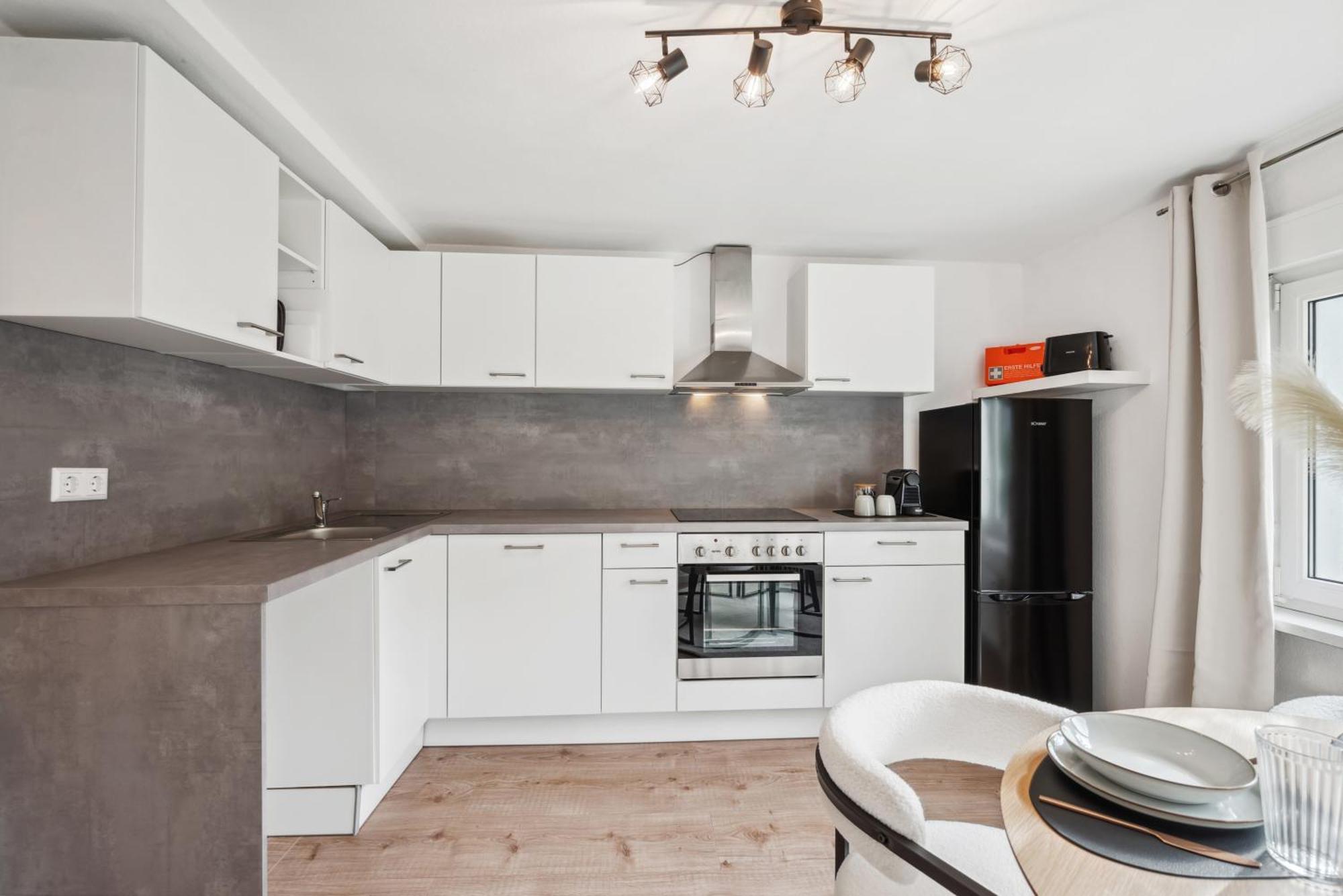 Malu Rooms - Ruhige Lage, Erdgeschoss, Smarttv, Netflix, 24H Checkin, Ludwigsburg Exteriér fotografie