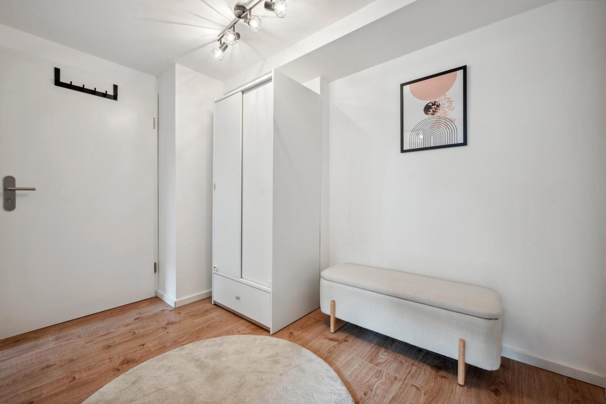 Malu Rooms - Ruhige Lage, Erdgeschoss, Smarttv, Netflix, 24H Checkin, Ludwigsburg Exteriér fotografie