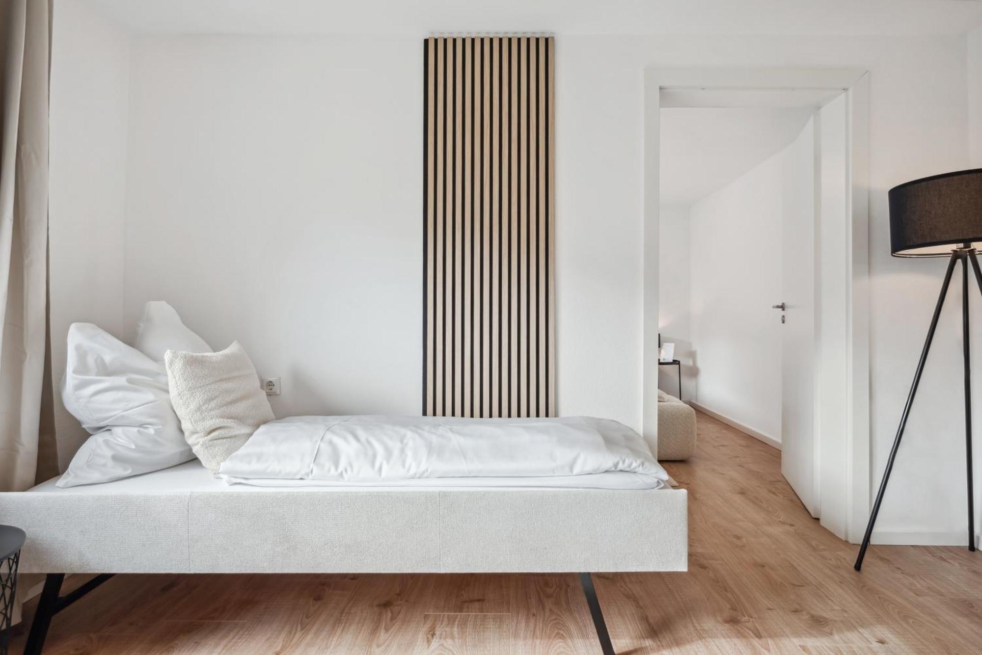 Malu Rooms - Ruhige Lage, Erdgeschoss, Smarttv, Netflix, 24H Checkin, Ludwigsburg Exteriér fotografie