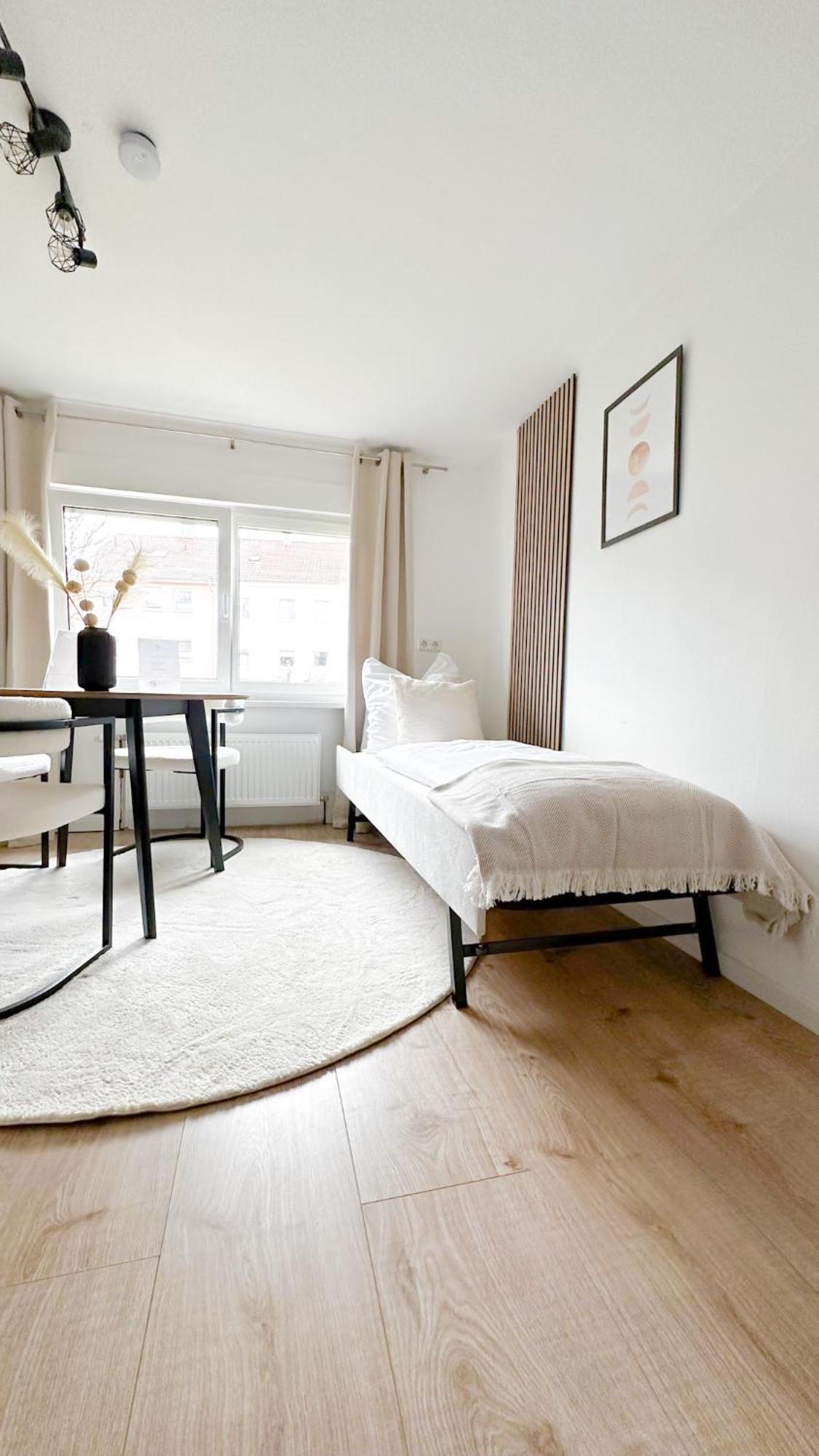 Malu Rooms - Ruhige Lage, Erdgeschoss, Smarttv, Netflix, 24H Checkin, Ludwigsburg Exteriér fotografie