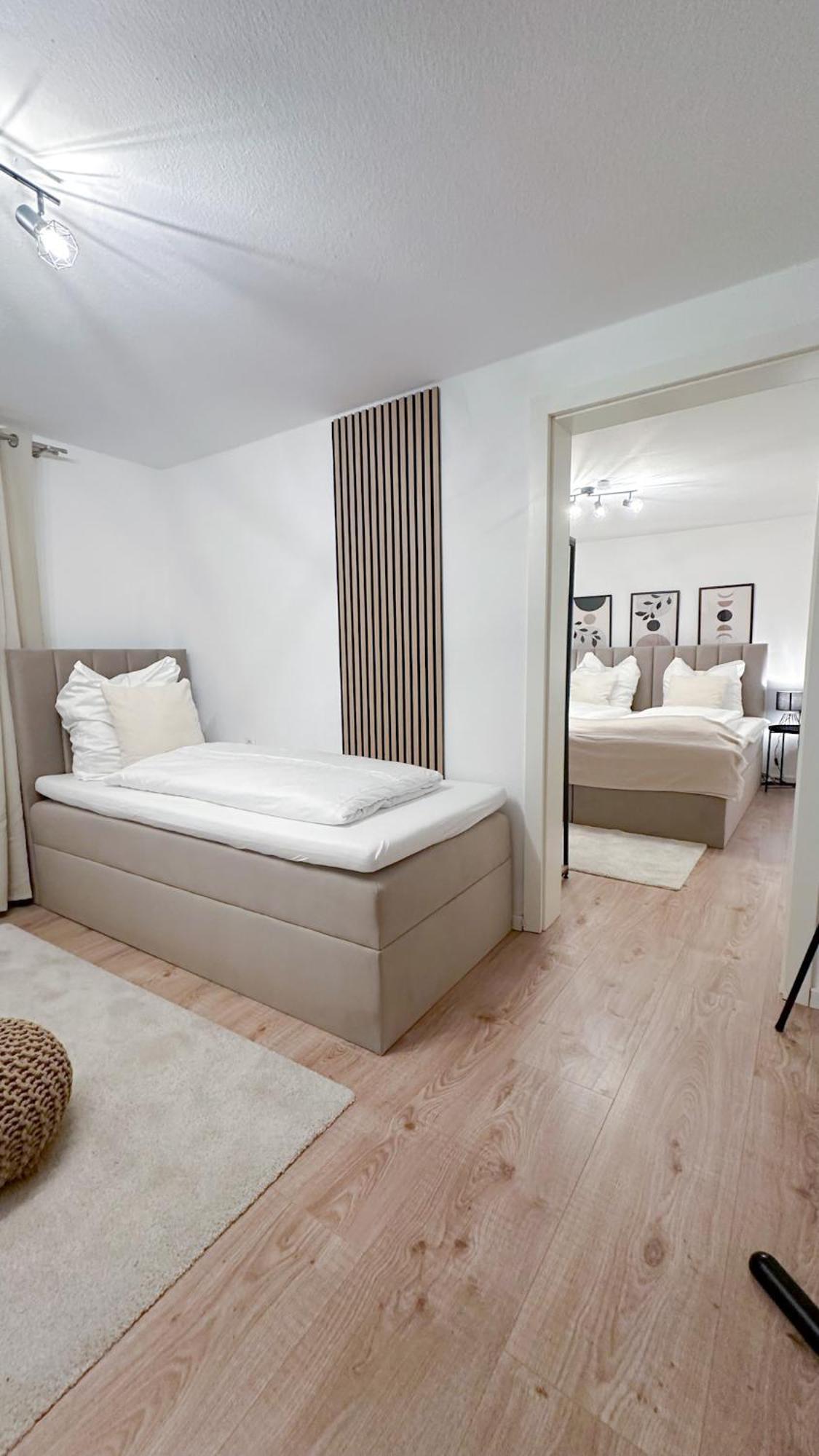 Malu Rooms - Ruhige Lage, Erdgeschoss, Smarttv, Netflix, 24H Checkin, Ludwigsburg Exteriér fotografie